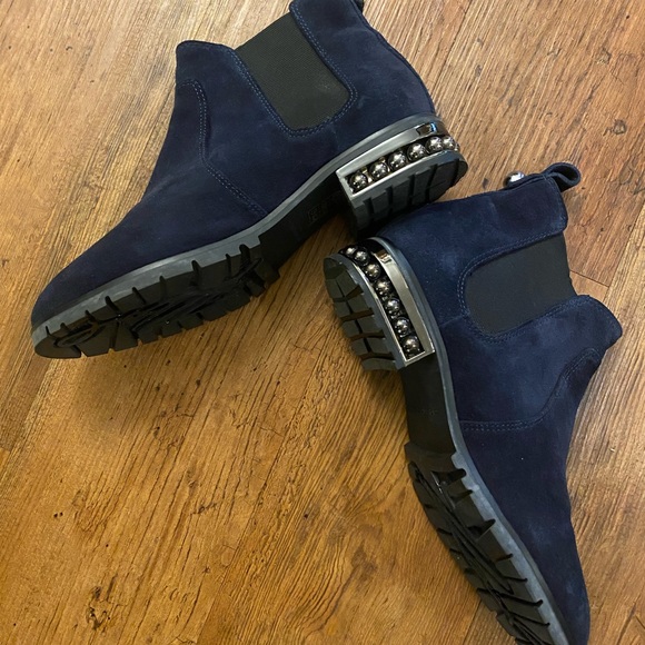 Karl Lagerfeld 🦋 Navy Suede Booty ♥️ NWOT!♥️ SZ 7 - Picture 2 of 7